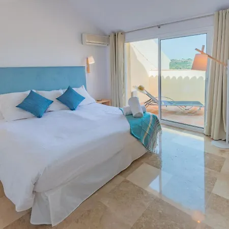Apartment Vacation Los Pinos: Elegant Golf Retreat Near Puerto Banus Marbella